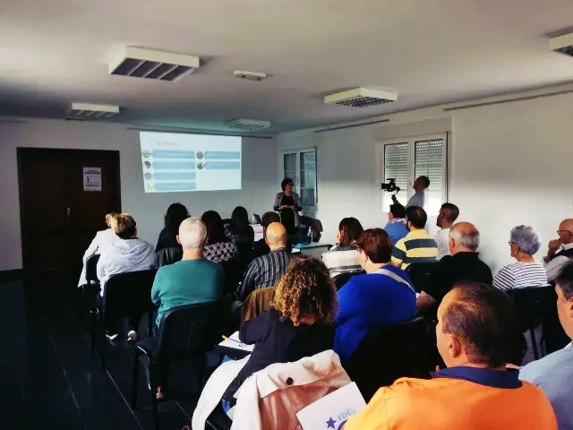 Villayón muestra en una jornada de Fundación EDES que es posible buscar soluciones para frenar la despoblación