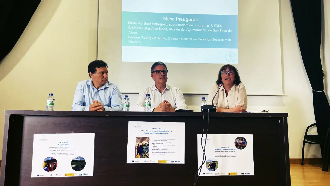 San Tirso debate sobre la red de cuidados e inclusión en el entorno rural