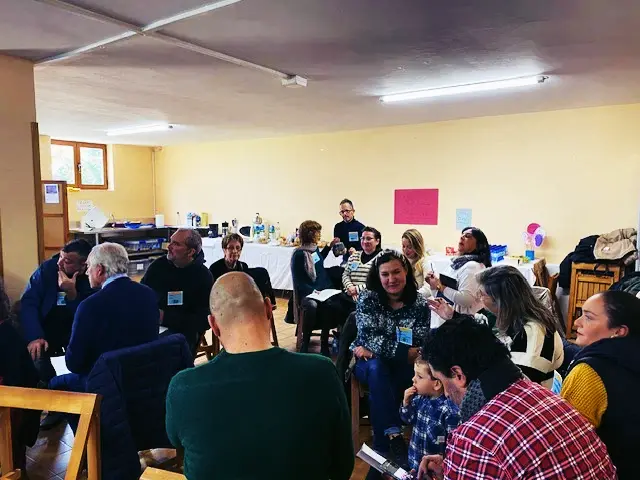 Grupo de participantes desarrollando una de las dinámicas.