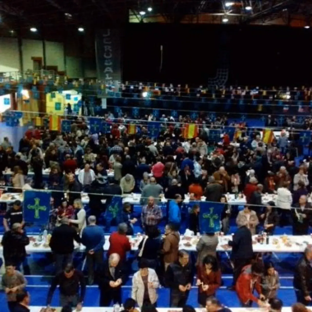 Más de mil personas en nuestra Cena Baile