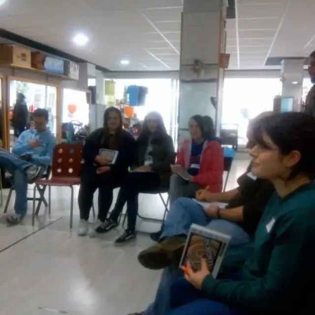 Dinamizando espacios de formación con jóvenes para jóvenes