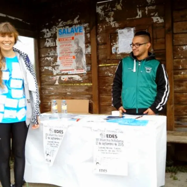 Al mal tiempo, buena cara en la tercera Marcha Solidaria de Edes