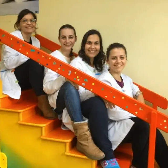La piscina del hospital comarcal de Jarrio se usa para tratar a niños con trastornos en el desarrollo de nuestra Unidad de Atención Infantil Temprana