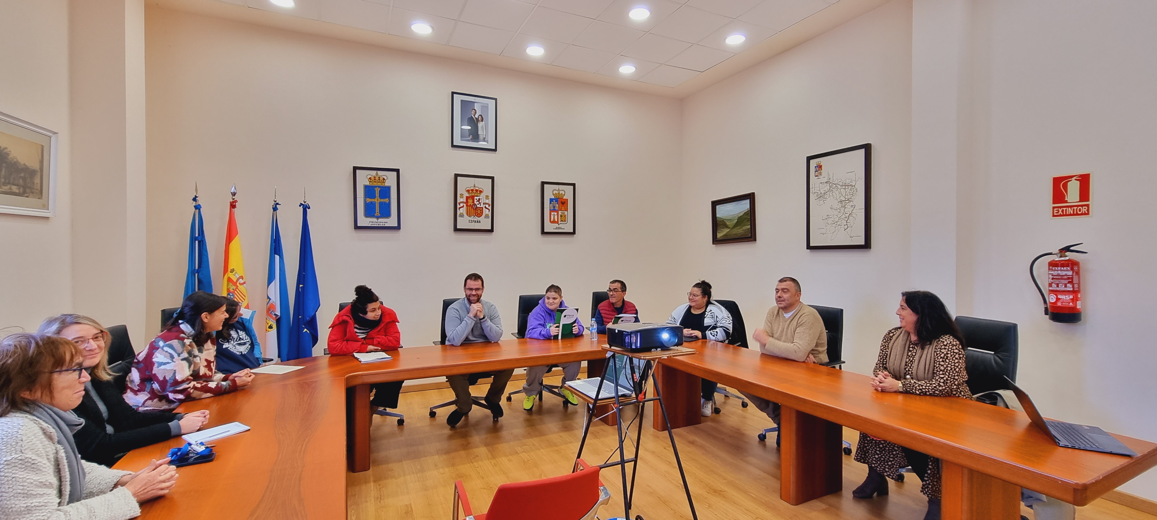 Reunión Fraternidad Edes con Alcalde de Tapia de Casariego